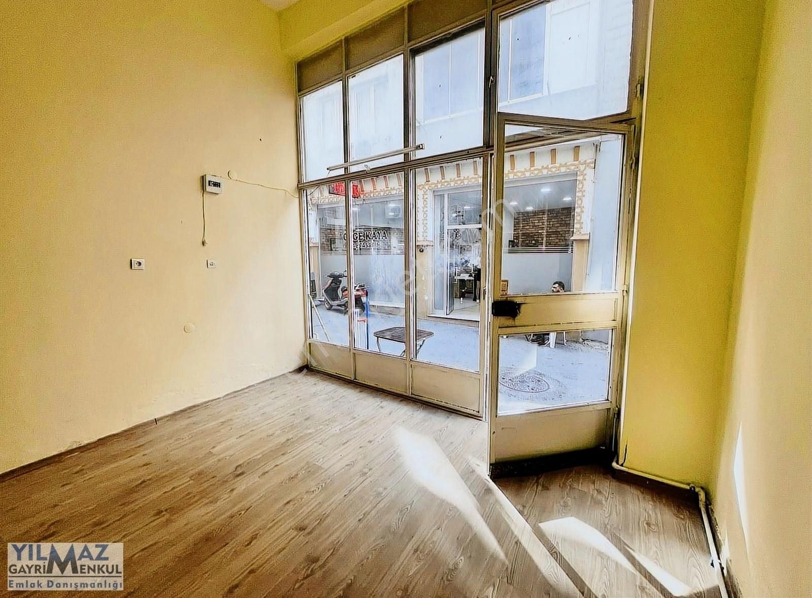 Aliağa Kazım Dirik Kiralık Dükkan & Mağaza Aliağa Merkez'de İzmir Caddesi Yanı Kiralık Dükkan