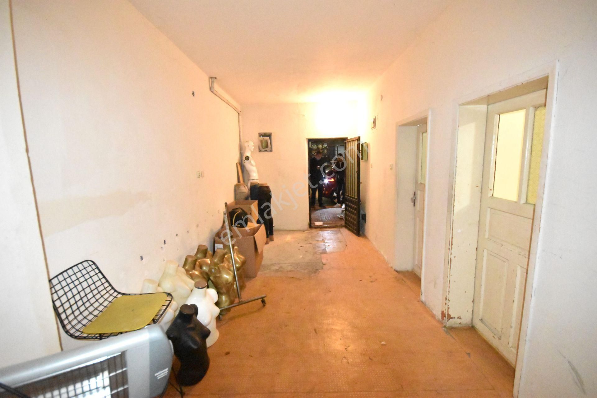 Erva Emlak'tan Sefaköy Merkez'de 60m2 Düz Ayak Kiralık İş Yeri - Görsel 12