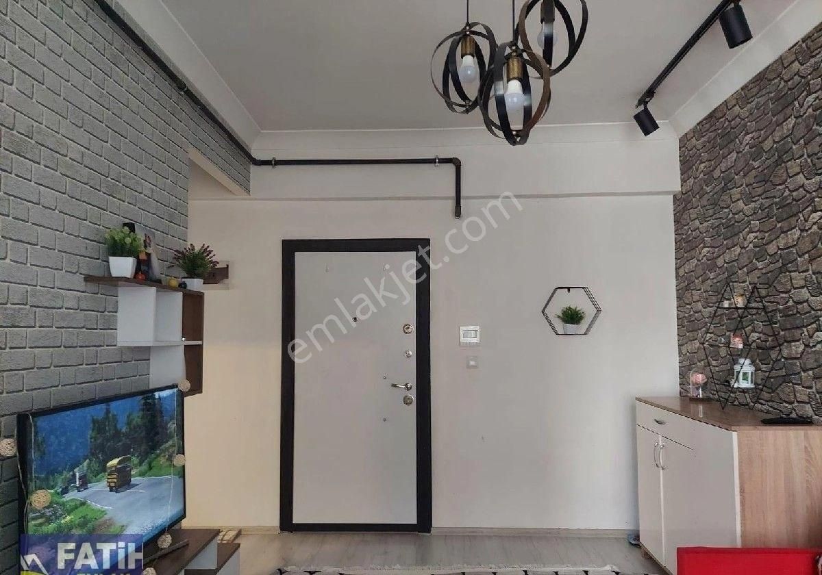 İpekyolu Alipaşa Satılık Daire Suvaroğlu Caddesinde Satlık 1+1 Balkonlu Eşyalı Daire