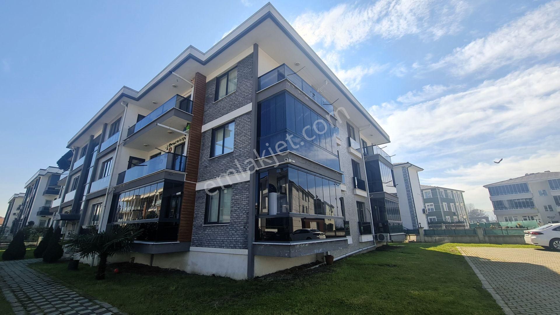 Serdivan Yazlık Satılık Daire Remax Mavi'den Yazlık Mah.de Nezih Site İçi 3+1 130 M² Daire