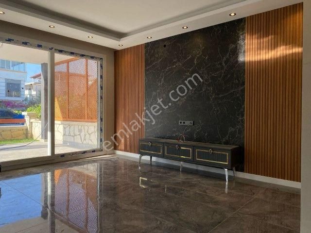 Seferihisarda Sıfır 3+1 Satılık Lüks Müstakil Villa - Görsel 11