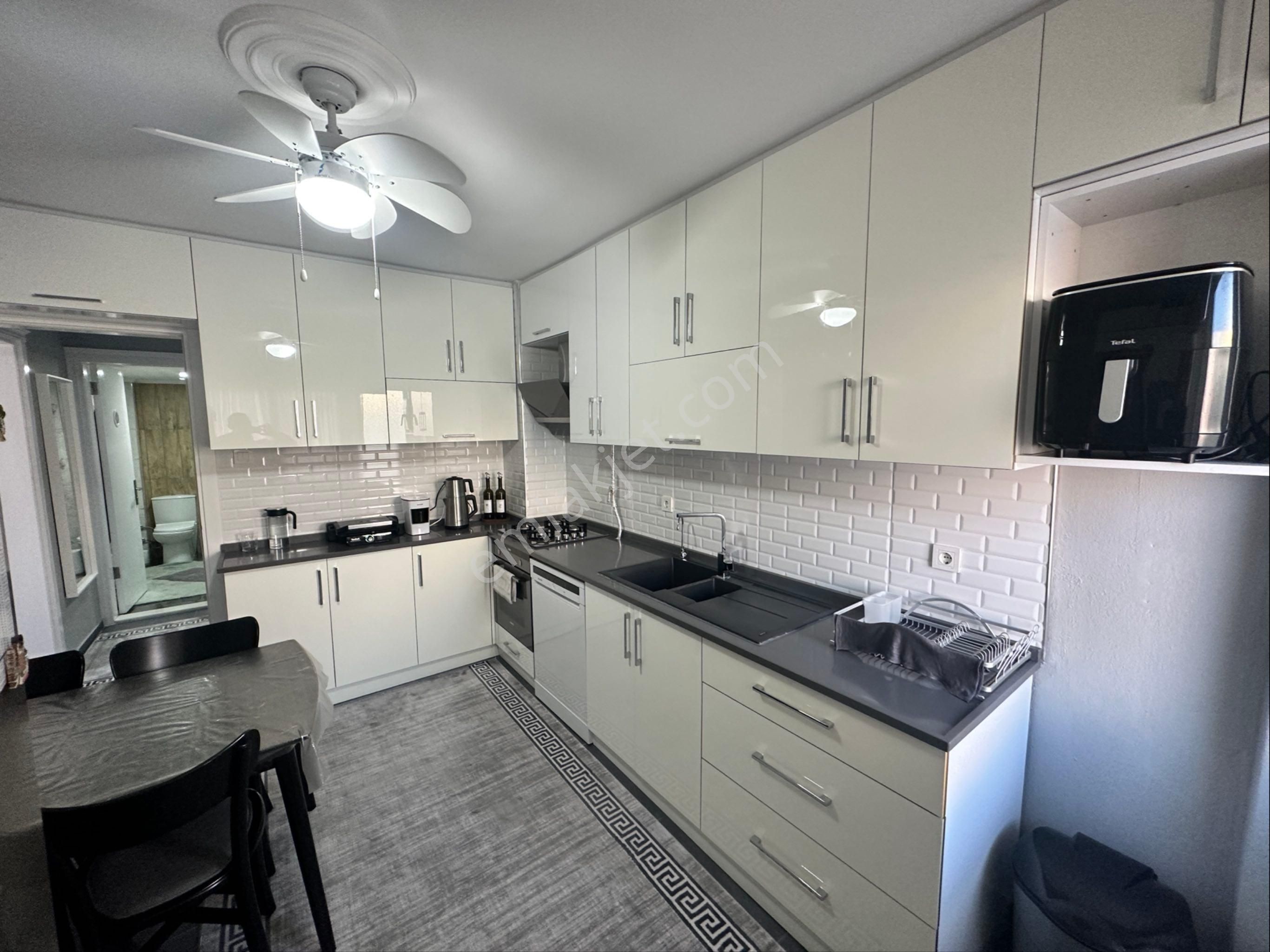 Kızılay Mahallesinde 2+1 Manzaralı Köşe Konumda Ara Kat Daire - Görsel 18