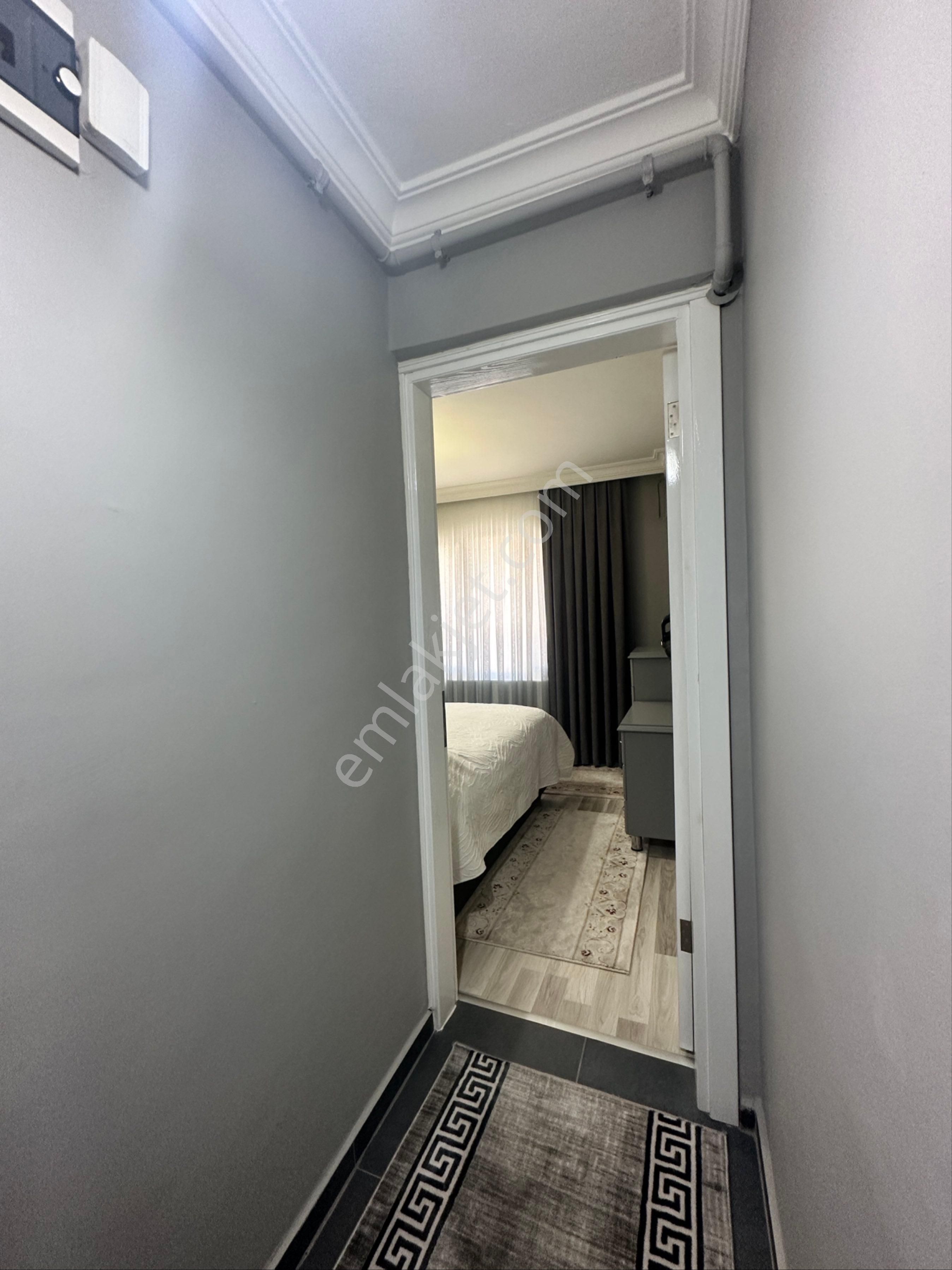 Kızılay Mahallesinde 2+1 Manzaralı Köşe Konumda Ara Kat Daire - Görsel 12