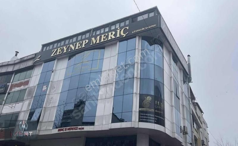 Çekmeköy Çamlık Satılık Ofis Çekmeköy Metroya 2dk. Şahinbey Cad. Üzerinde Satılık Ofis Kat