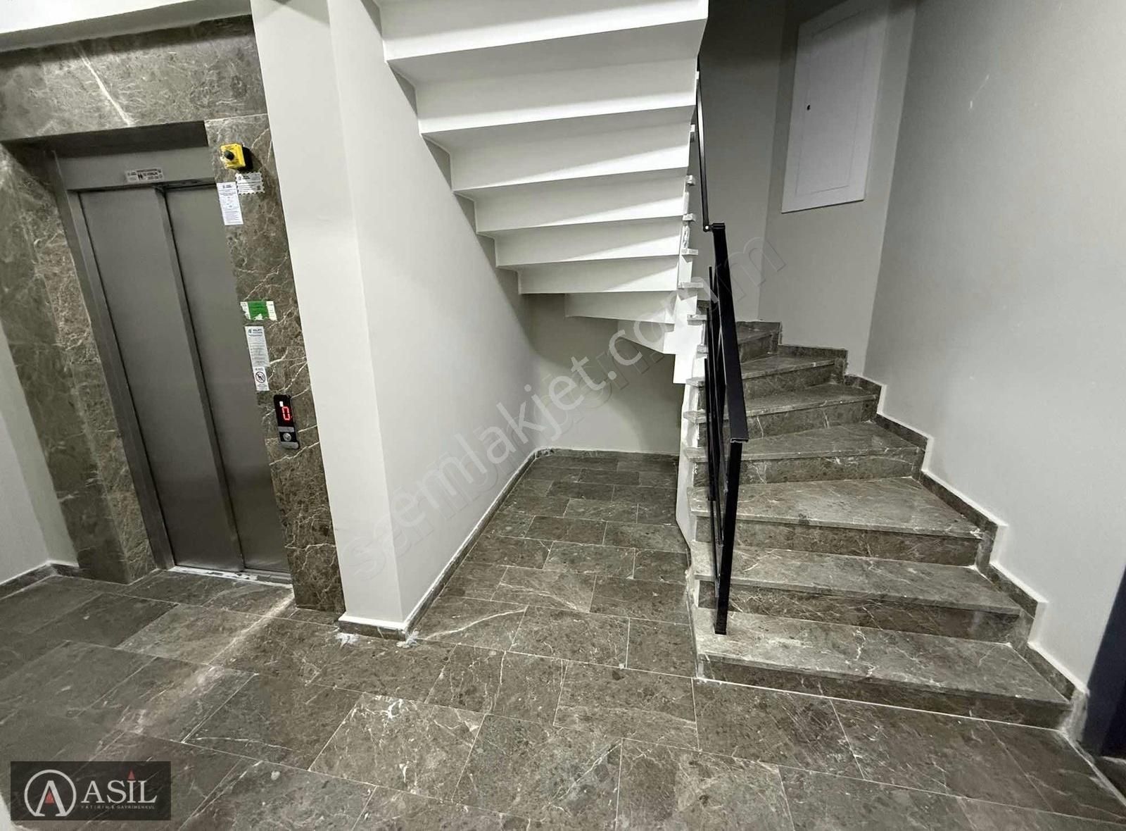 Yalova Merkez Bahçelievler Satılık Daire Sahil'de Ara Kat, Full Deniz Manzaralı 2+1, 85m² Sıfır Daire