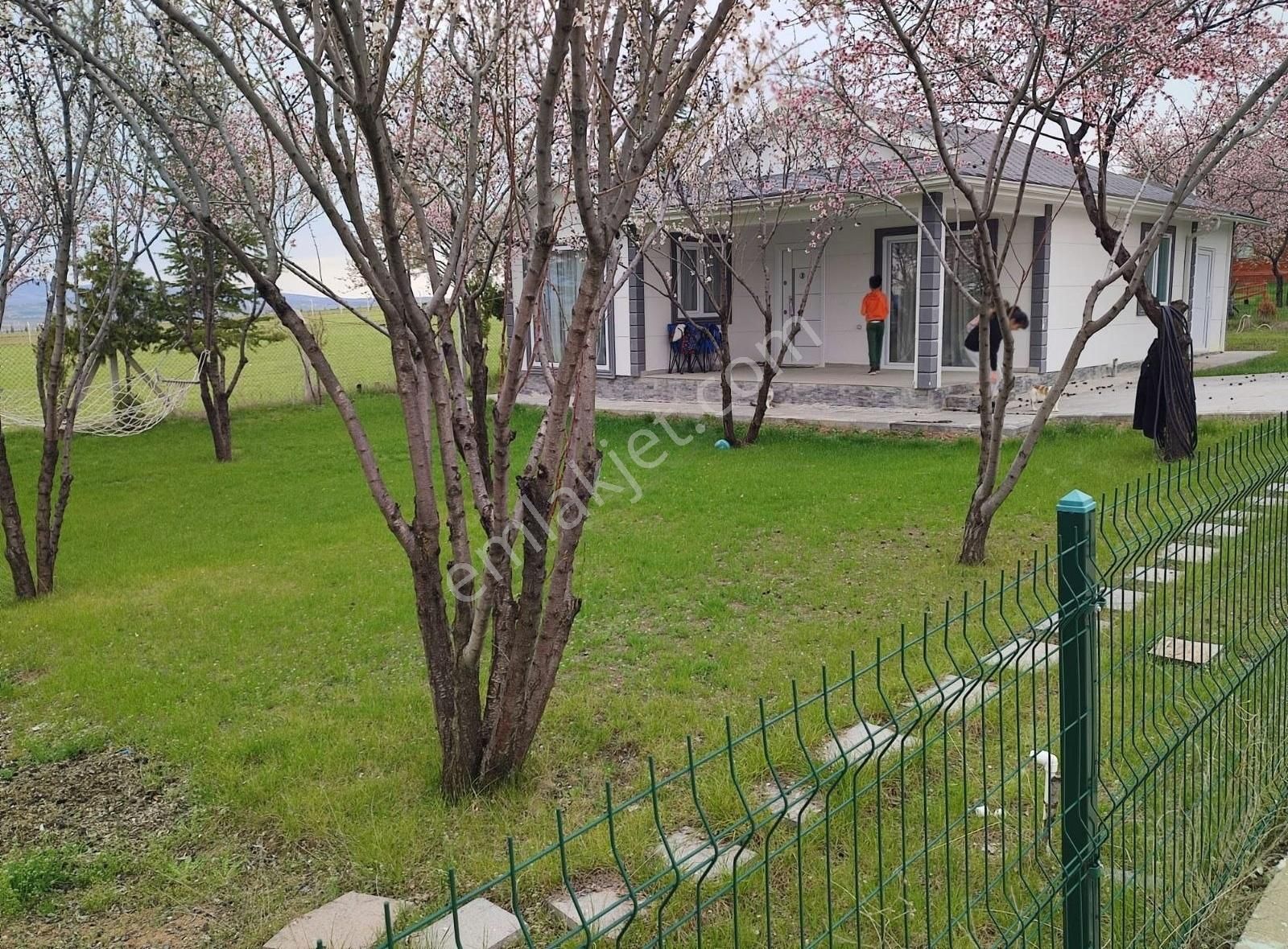 Gölbaşı Gökçehüyük Satılık Bağ & Bahçe Gölbaşı Gökçe Vadi Sitesınde 2+1 Eşyalı Evi Bulunan Arsa