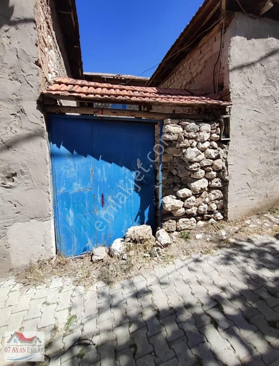 Burdur Merkez Günalan Köyü Satılık Müstakil Ev Acil Burdur Merkez Günalan'da Üniversiteye Yakın Müstakil Ev