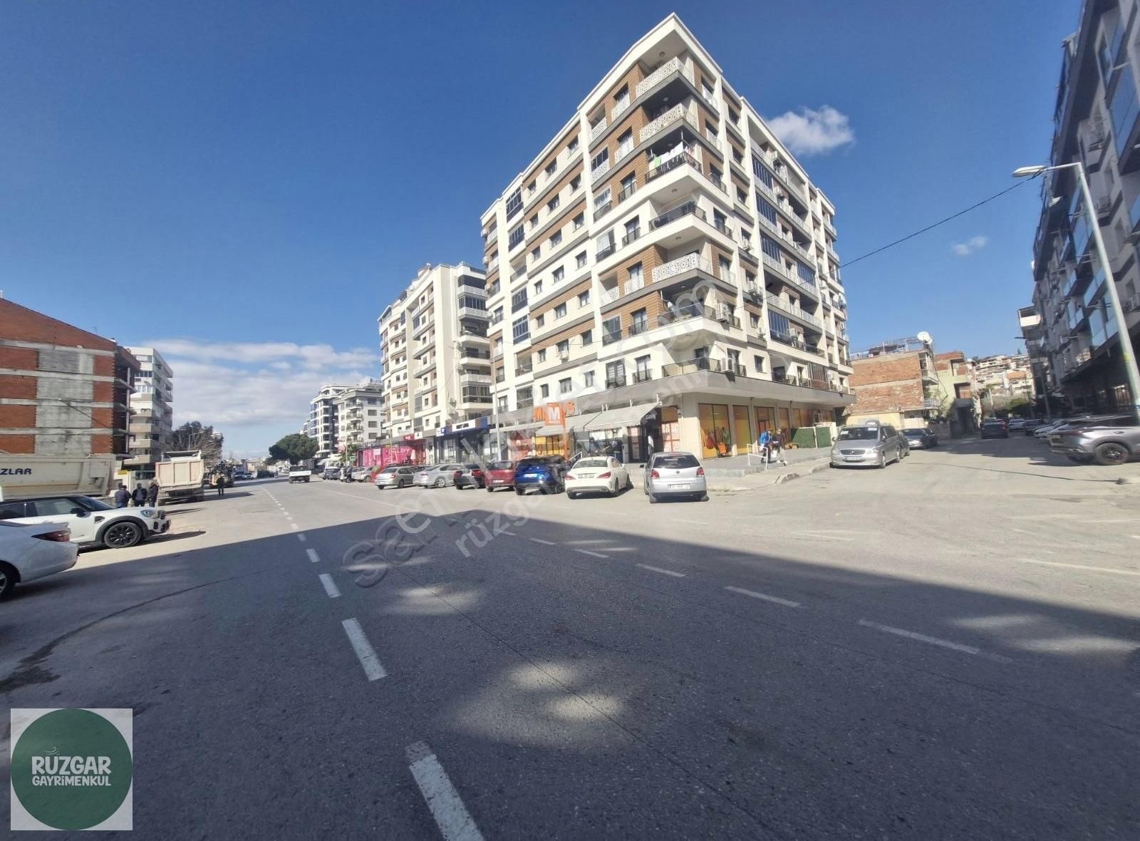 Karşıyaka Şemikler Kiralık Dükkan & Mağaza Şemikler Ordu Bulvarında 3 Cepheli 200 M2 Önü Full Açık _dükkan