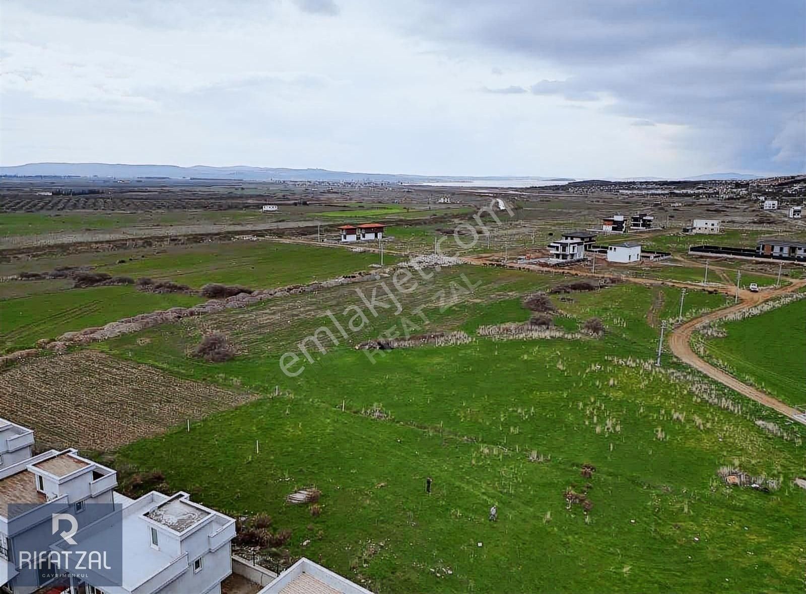 Gömeç Karaağaç Satılık Konut İmarlı Gömeç Karaağaç'ta Satılık 377 M2 İmarlı Arsa