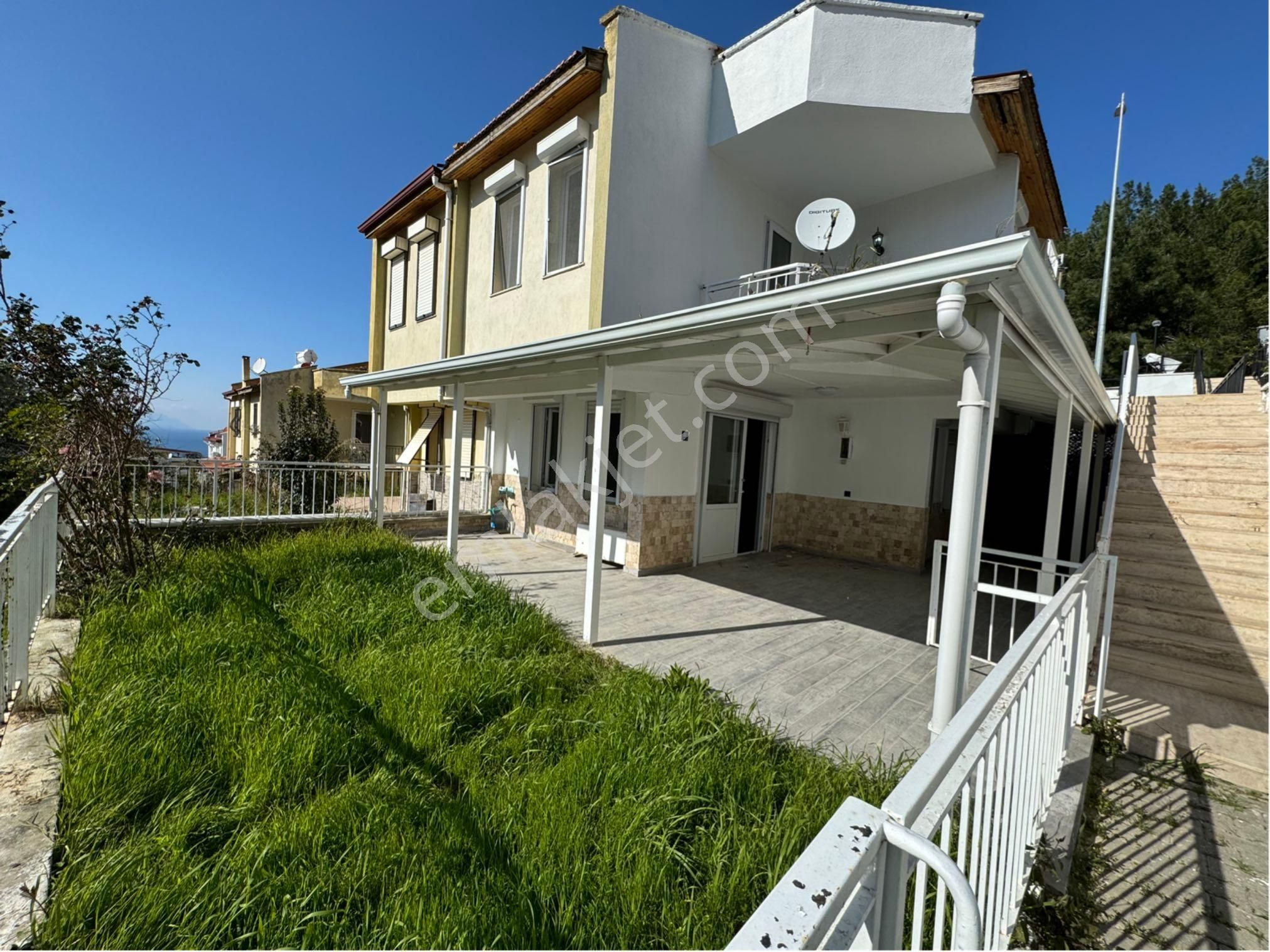 Kuşadası Soğucak Satılık Villa Views Emlaktan Kuşadasında Emsallerinin Altında Havuzlu Sitede Villa