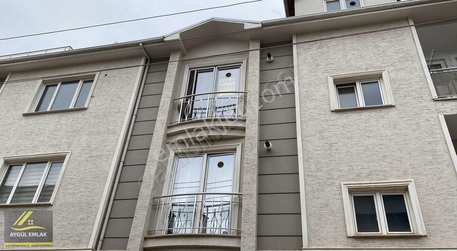 İnegöl Kemalpaşa Satılık Daire Kemalpaşa Mah 240m2 5+1 3. Kat 5-10 Yıl Satılık Dublexs Daire