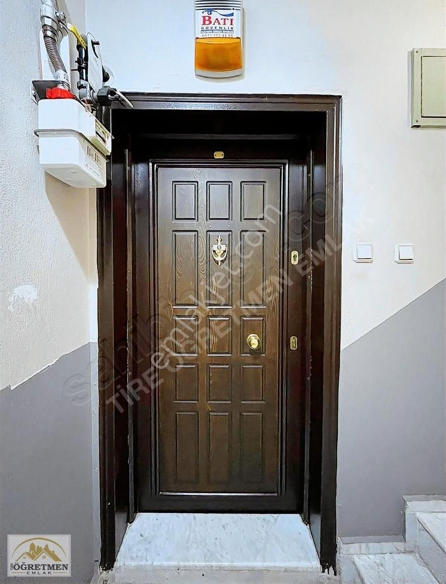 Tire Fatih Kiralık Daire Öğretmen Emlaktan Merkezi Konumda Arakat Asansörlü 3+1 Kiralık