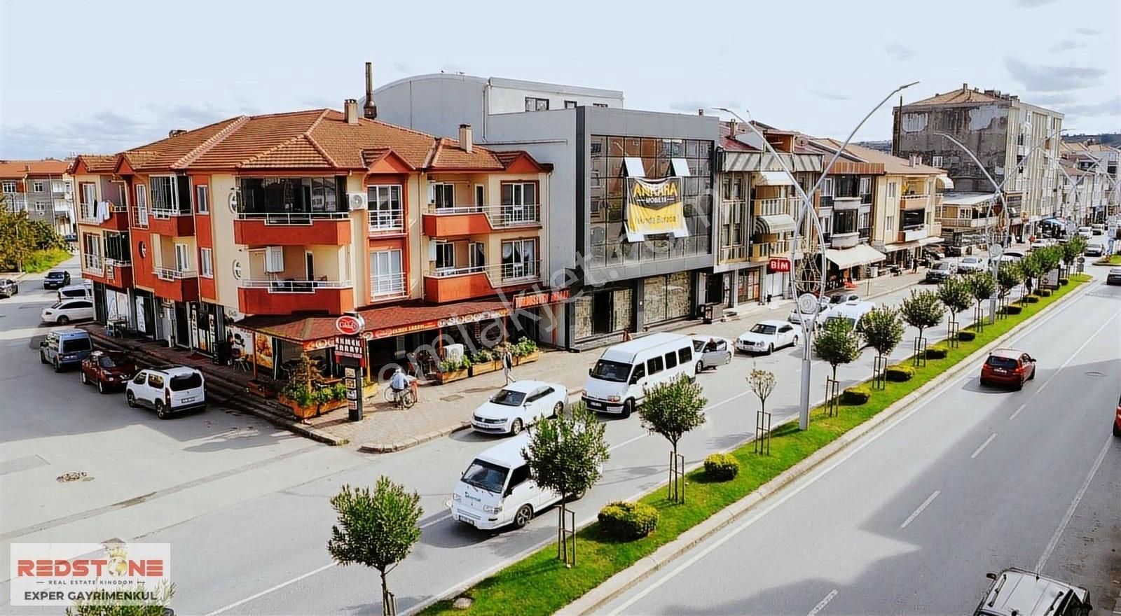 Karasu Yalı Satılık Daire 3+1 Plaj Caddesinde Merkeze Ve Denize Yürüme Mesafesinde Ara Kat