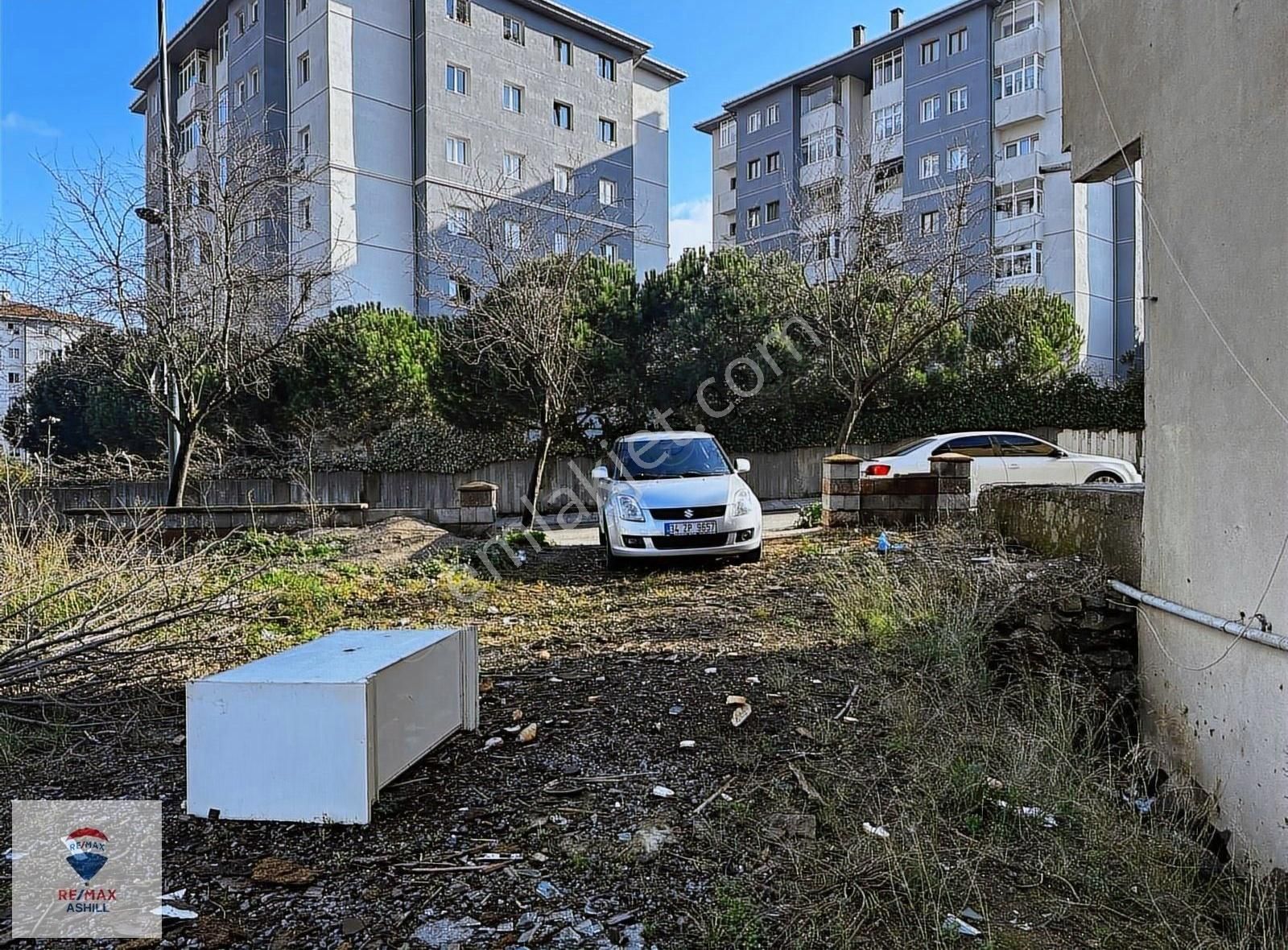 Ashill'den Yavuztürk Tarih Caddesinde Kiralık 450 Metre2 Arsa
