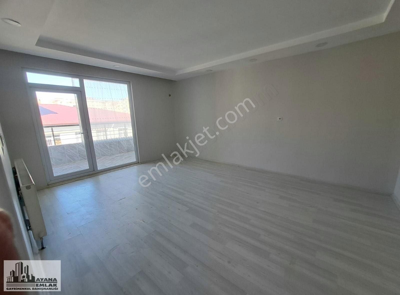 Siirt Merkez Bahçelievler Kiralık Daire Çözüm Emlak'tan Kiralık 2+1 Daire