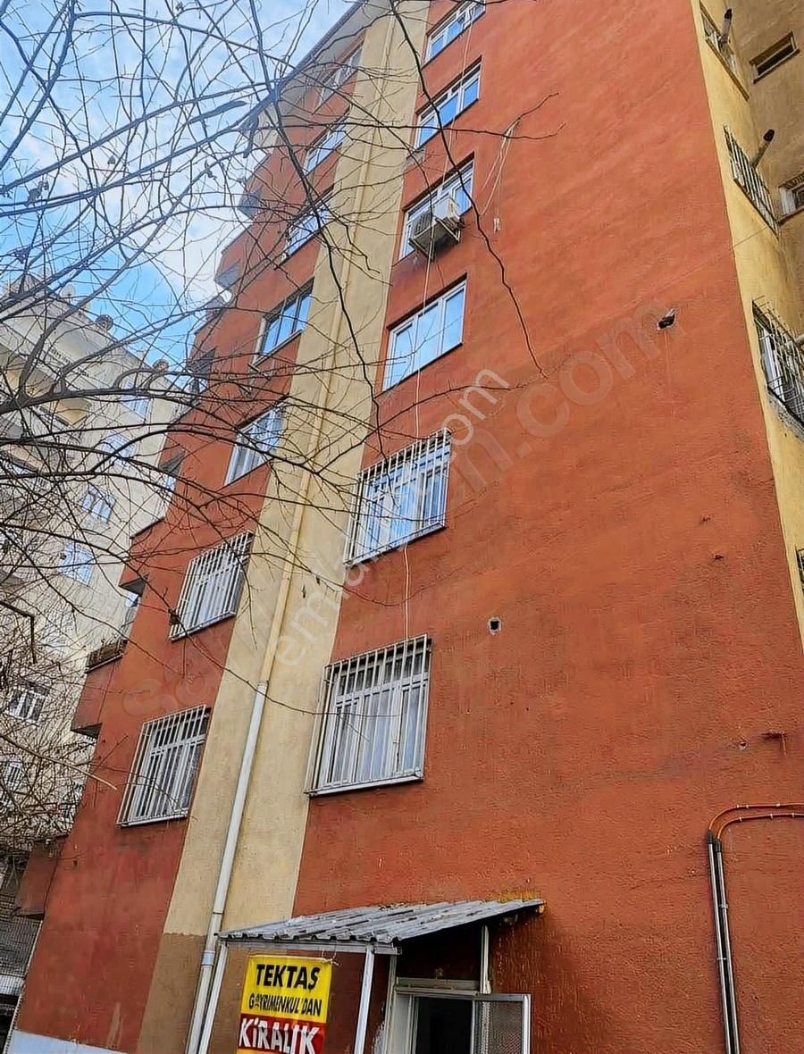 Bağlar Mevlana Halit Kiralık Daire Bayındırlık Oryıl Kavşağına Yakın 3+1 Bahçe Katı Temiz Ev