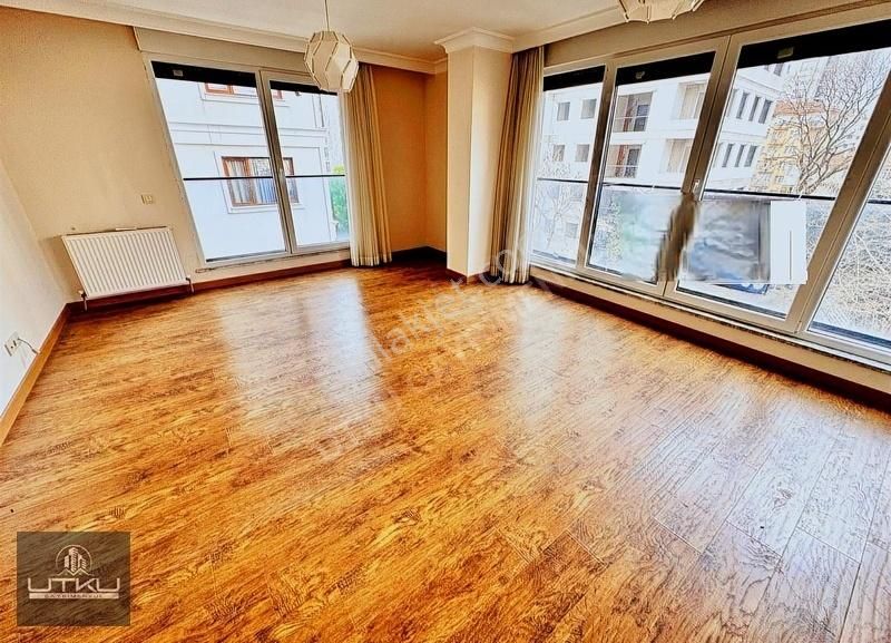 Kadıköy Erenköy Satılık Daire Erenköy'de Prestijli Şık Binada 130m2 Satılık 3+1 Daire