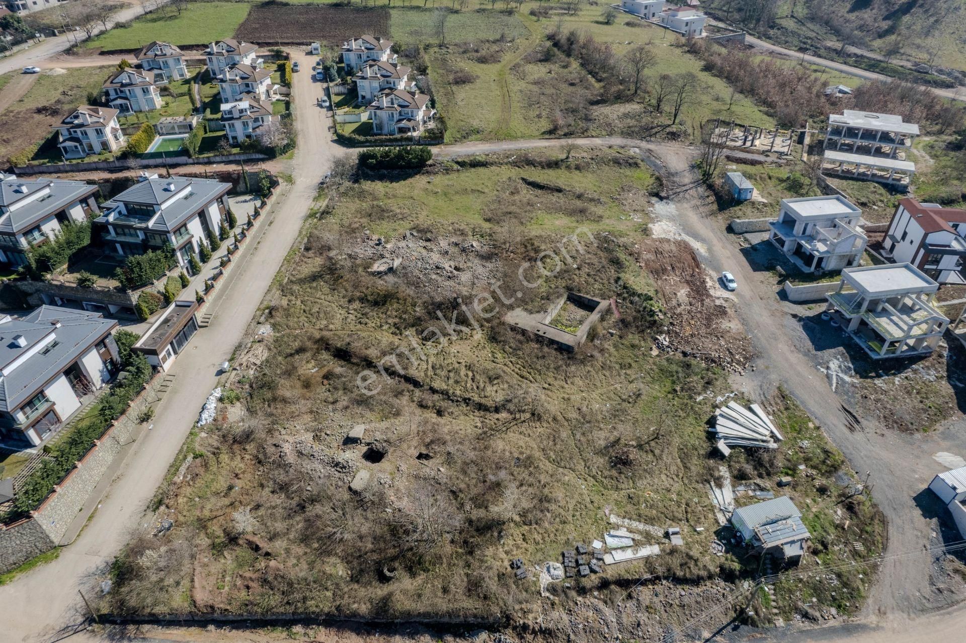 Başiskele Bahçecik’te 1081m² Deniz Manzaralı Arsa