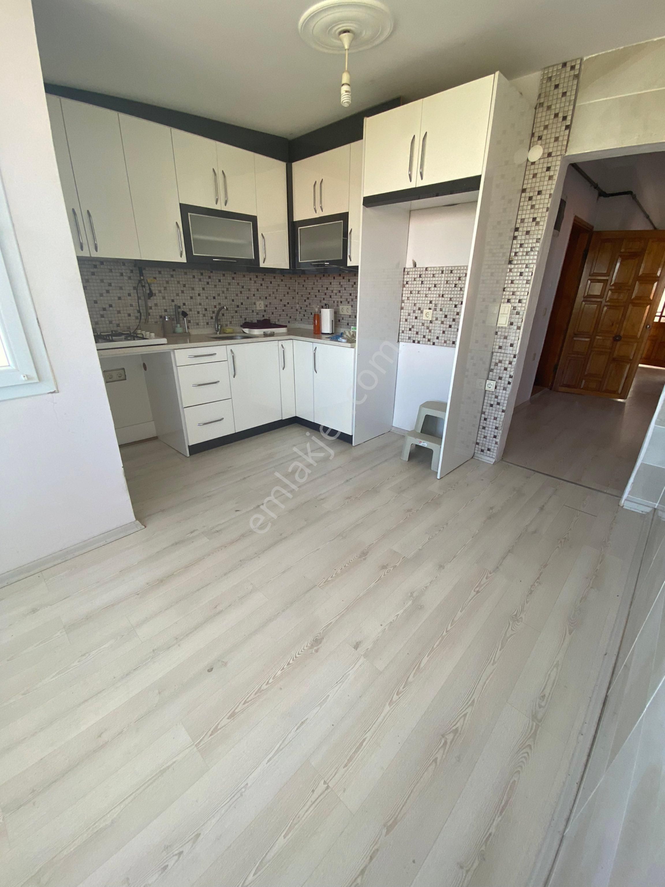 Zeytinalanı’nda Merkezi Konumda 3+1 Doğalgazlı Geniş Daire… - Görsel 2