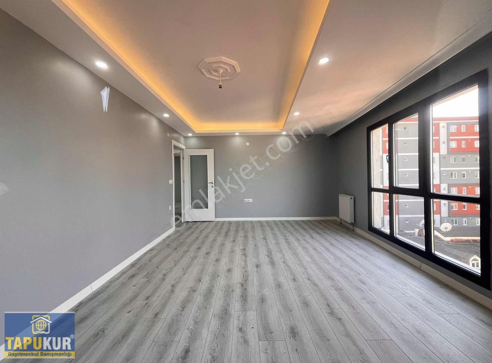 Küçükçekmece Fatih Satılık Daire Göl Manzarlı Çift Balkonlu 3+1 Satılık 130m2 Daire Tapukur'dan