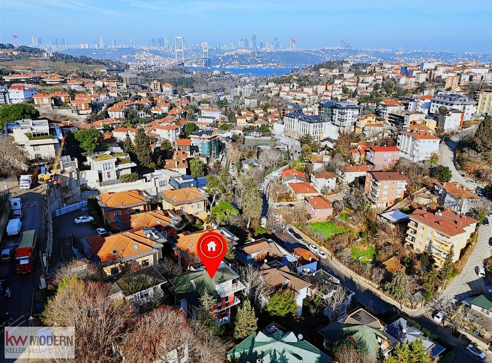 Üsküdar Burhaniye Satılık Villa Üsküdar Burhaniye'de Boğaz Manzaralı Satılık 4+2 Muhteşem Villa