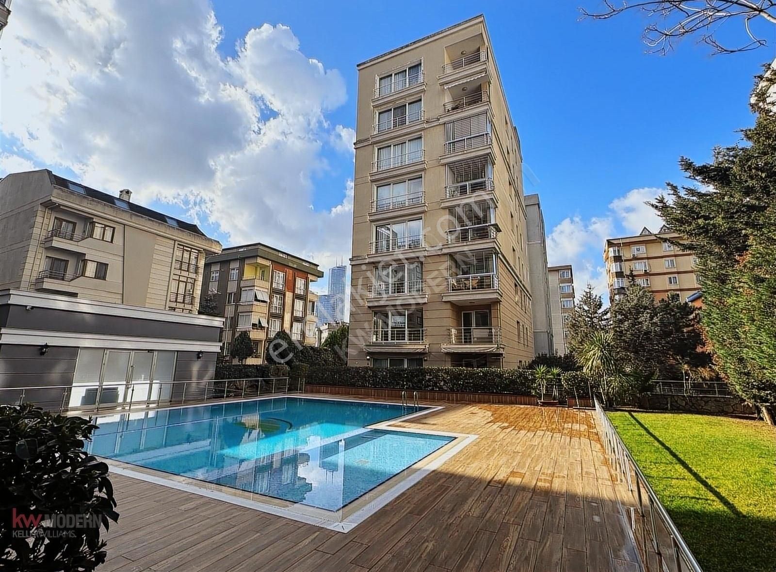 Ataşehir Yenişehir Satılık Daire Ataşehir Mia Boutıque Sitesi 4+1 Bahçe Katı Boş Satılık Daire