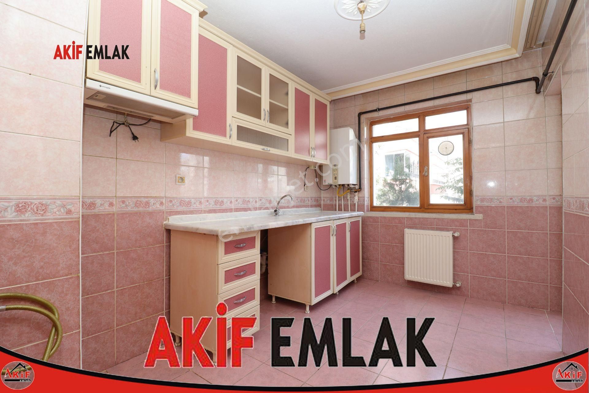 Etimesgut Atakent Kiralık Daire Elvankent Atakent'te Arakat Ön Cephe 14.cadde Yakını 3+1 Kiralık