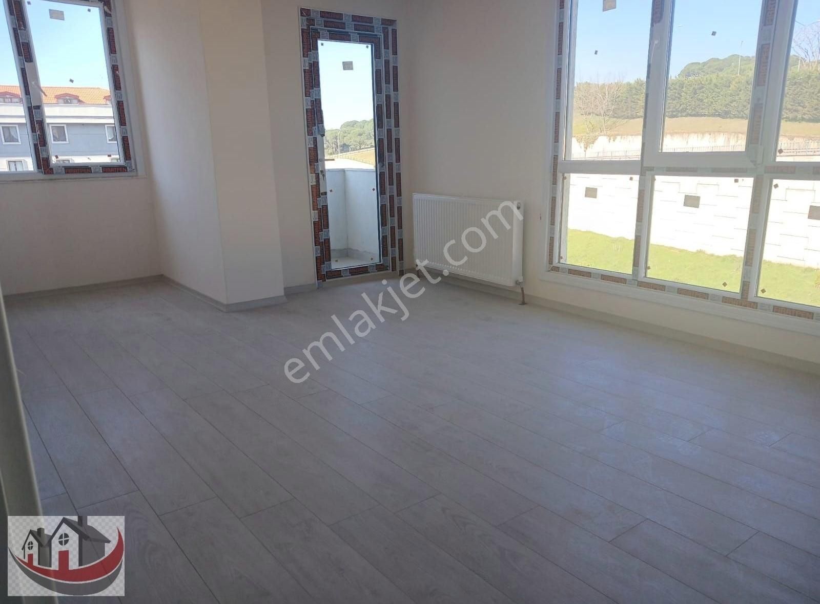 Maltepe Girne Kiralık Daire Güneyden Girne Mah. De 2+1.85m2 Oto Parklı Kiralık Daire