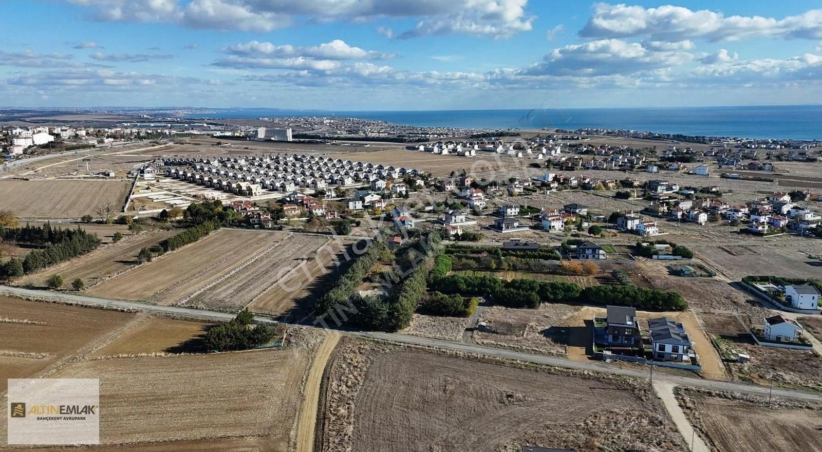 Silivri Gümüşyaka Satılık Villa İmarlı Silivri Balaban Mah. Yola Cephe Villa İmarlı 3 Adet Parsel Arsa*