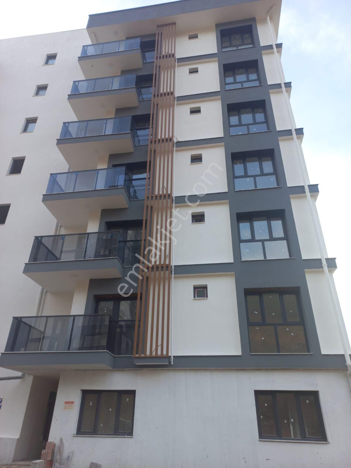 Bayraklı Körfez Satılık Daire İzmir Bayraklı Körfez Mahallesinde 3+1 Satılık Lüks Daire