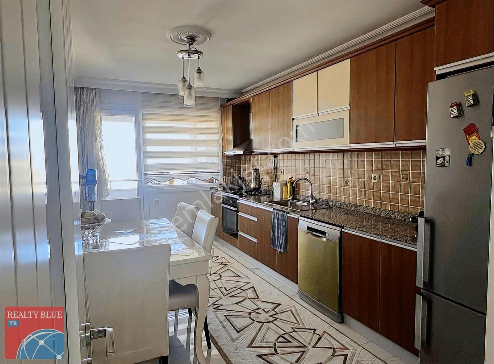 Esenyurt Mehterçeşme Satılık Daire Esenbahçe Konutlarında Satılık Full Tadilatlı 3+1 Daire