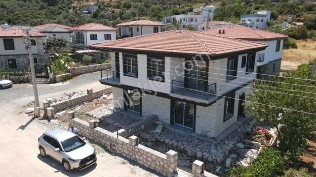 Morçiçek'ten Saip'te Satılık Deniz Manzaralı Sıfır Lüks Villa...