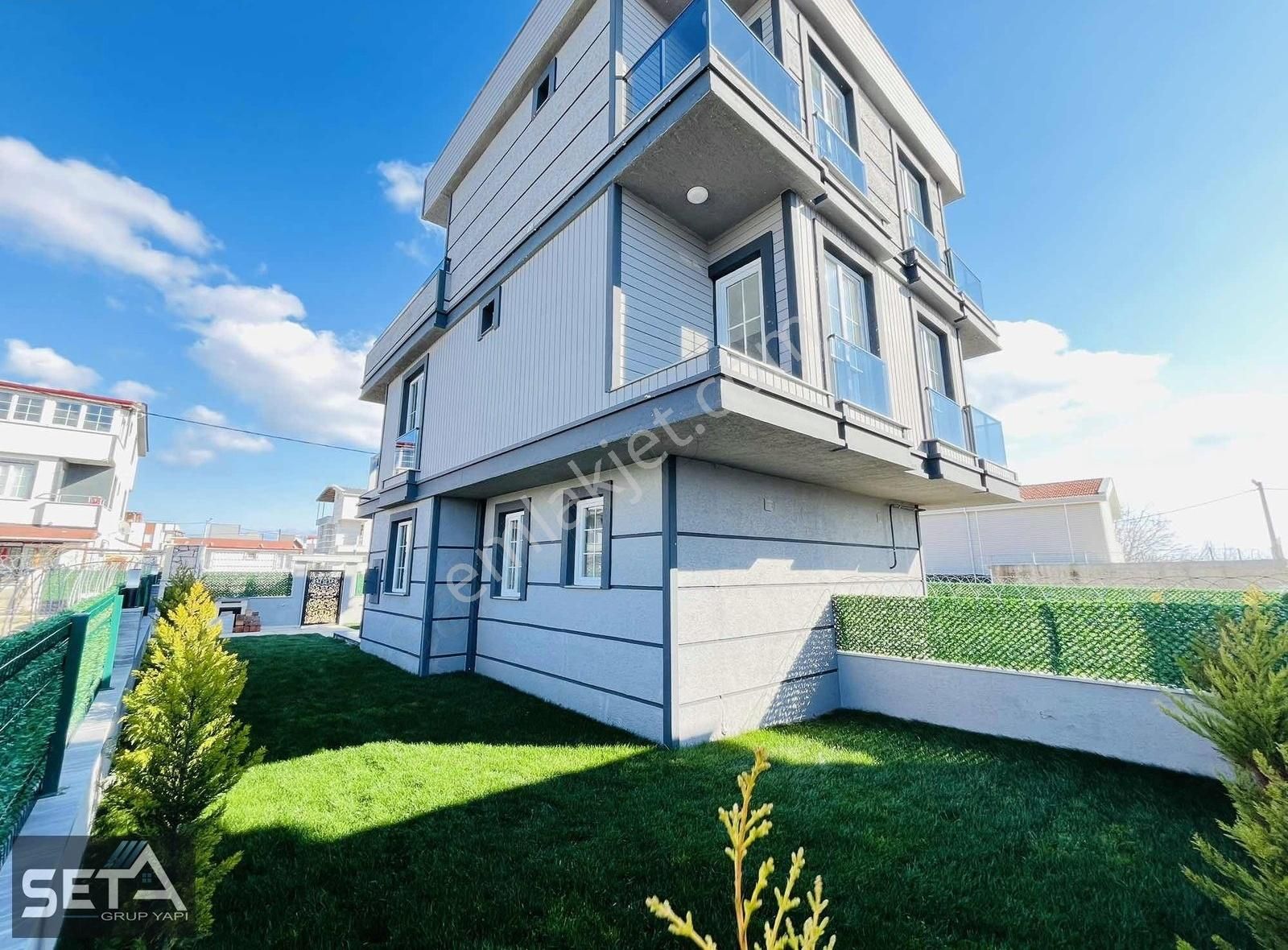 ▃▅▇seta Grup▇▅▃çok Geniş Bahçeli Lüks Tripleks Villa - Görsel 3