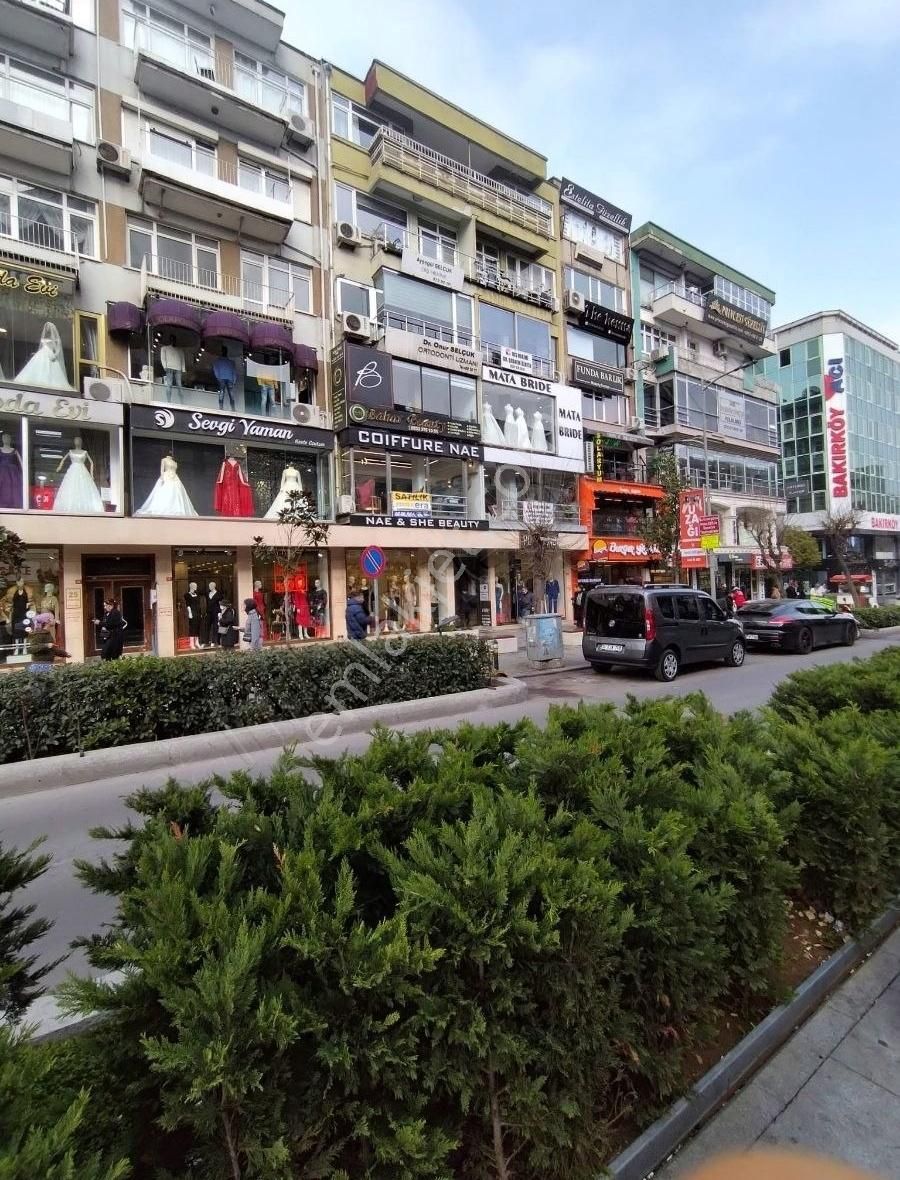 Bakırköy Zeytinlik Satılık Ofis Bakırköy Carousel Karşısı 1.kat Ön Cephe 120 M2 İskanlı Binada