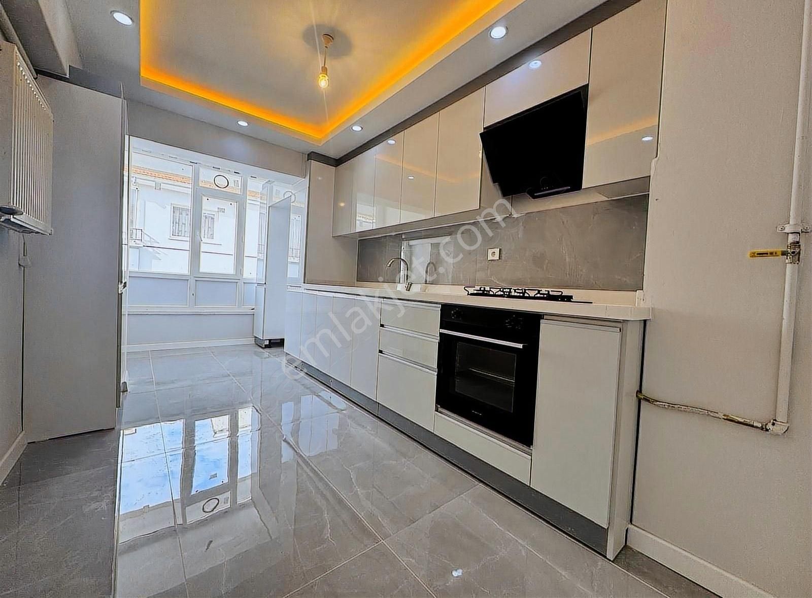 Etimesgut Topçu Satılık Daire Etimesgut Topçu'da Full Yapılı 135 M2 3+1 Daire