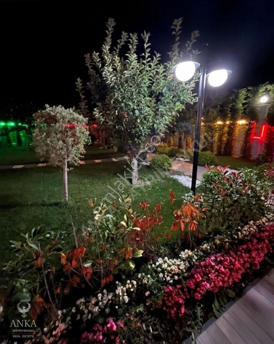 Silivri ! Gümüşyaka' Da İki Katlı 6+1 Havuzlu Satılık Villa - Görsel 14