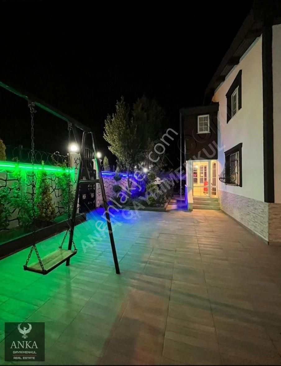 Silivri ! Gümüşyaka' Da İki Katlı 6+1 Havuzlu Satılık Villa - Görsel 8