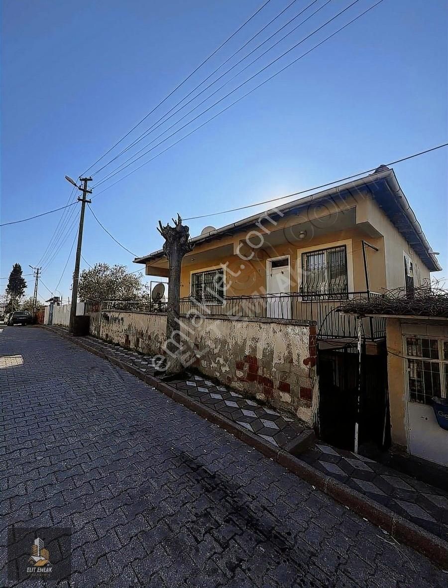 Akhisar Hacı İshak Satılık Müstakil Ev Elit Emlak'tan Satılık 2 Daire 1 Dükkan