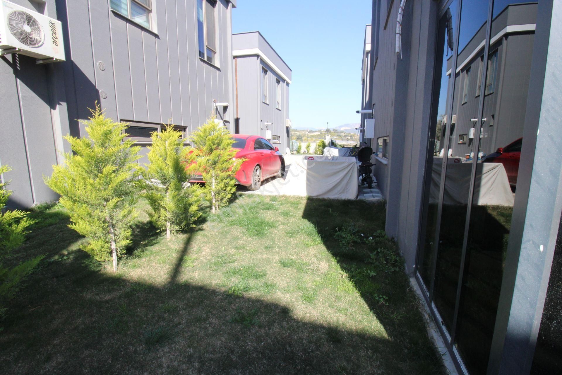 Kuyulukta Site İçerisinde Manzaralı 4+1 Villa - Görsel 34