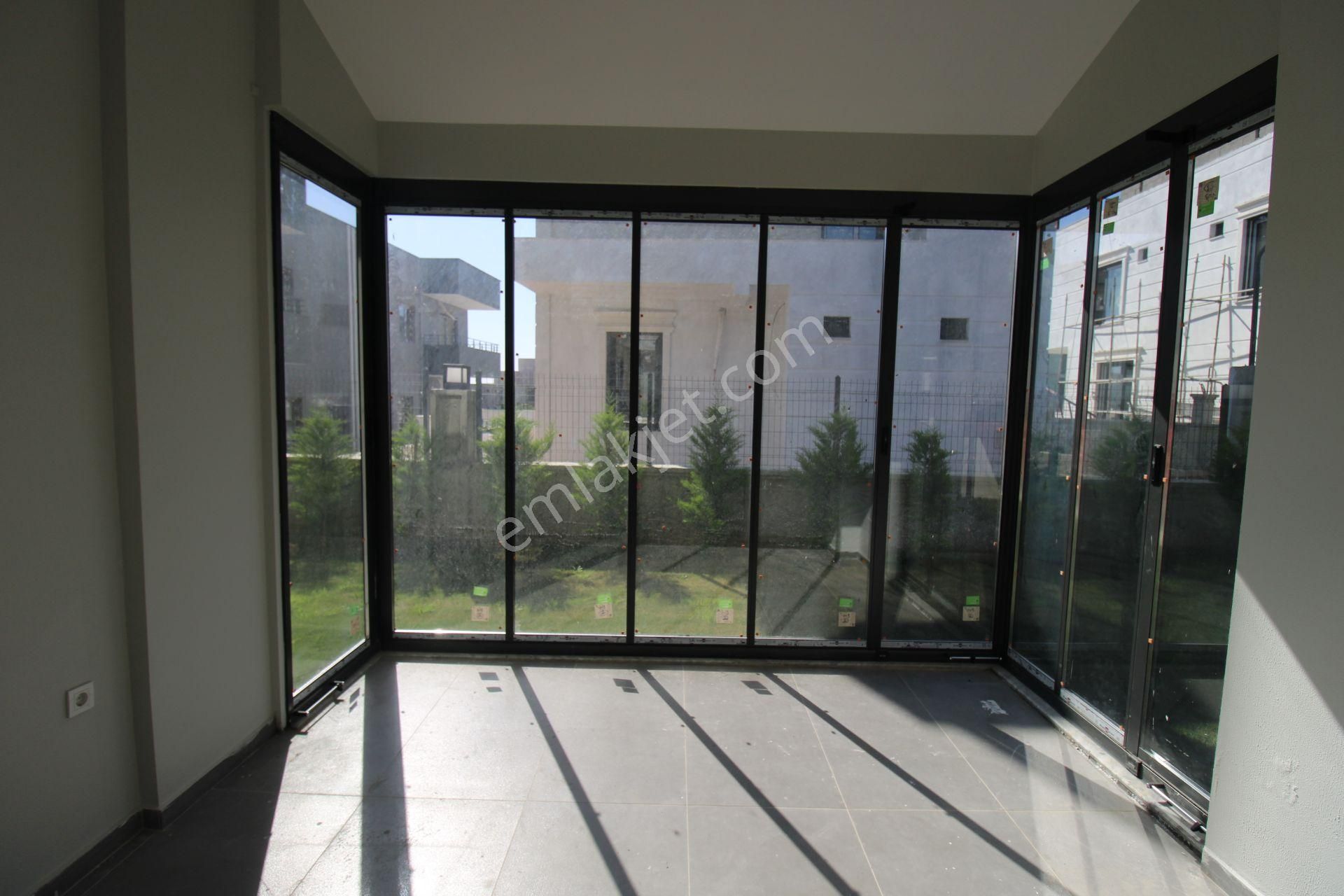 Kuyulukta Site İçerisinde Manzaralı 4+1 Villa - Görsel 7