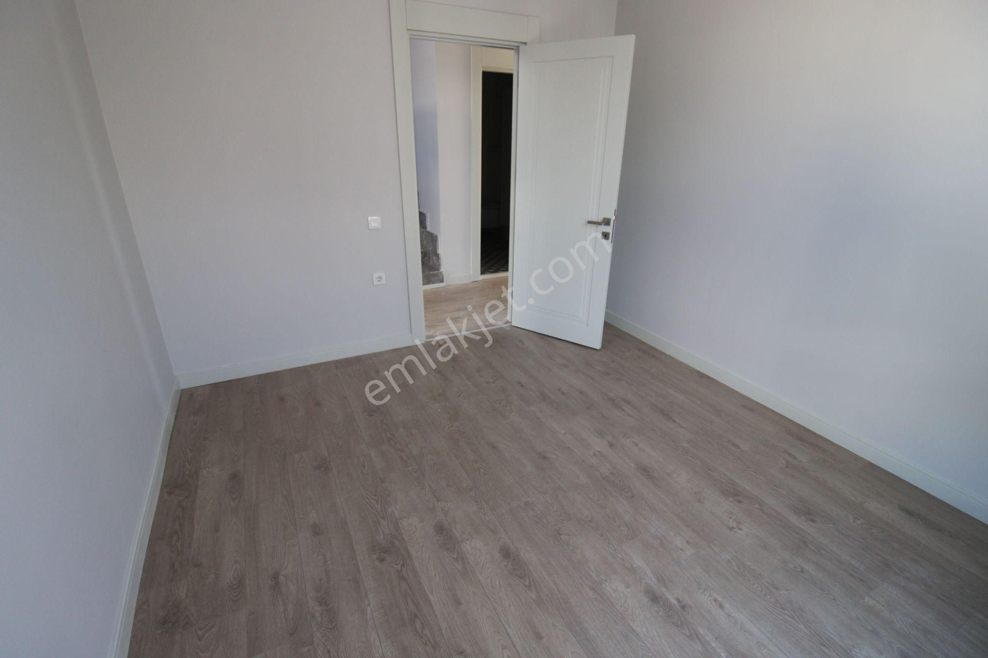 Kuyulukta Site İçerisinde Manzaralı 4+1 Villa - Görsel 18