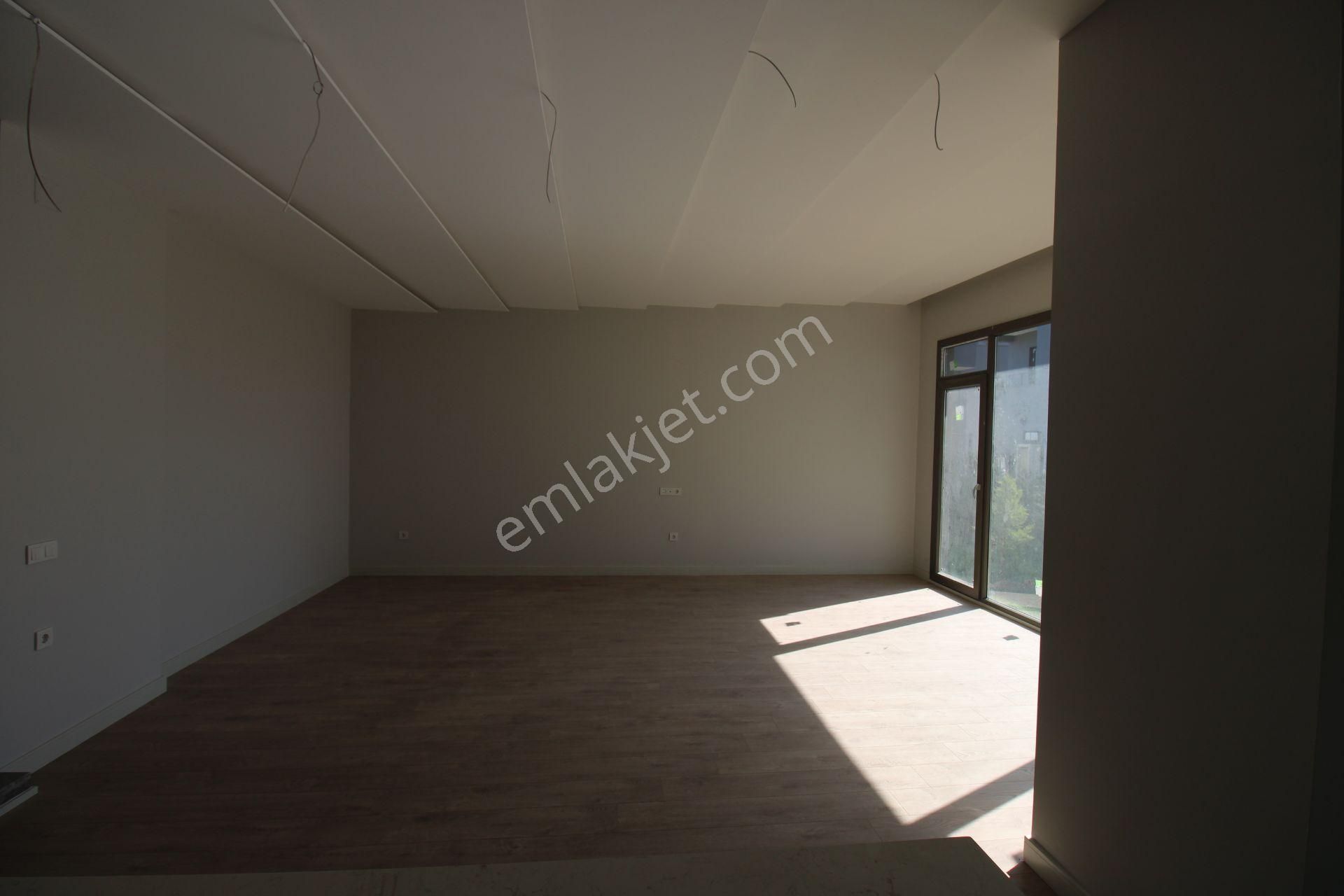 Kuyulukta Site İçerisinde Manzaralı 4+1 Villa - Görsel 9