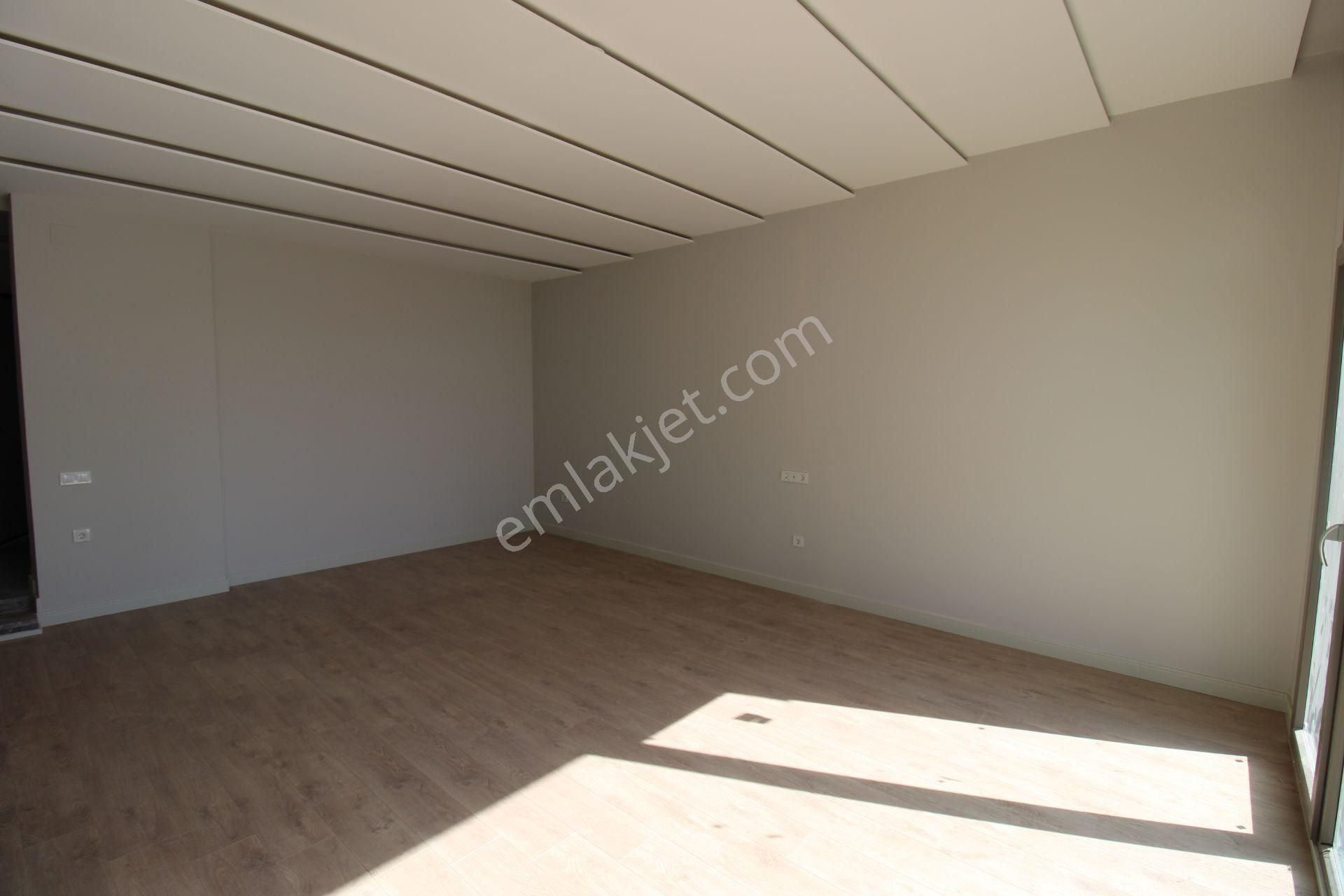 Kuyulukta Site İçerisinde Manzaralı 4+1 Villa - Görsel 11