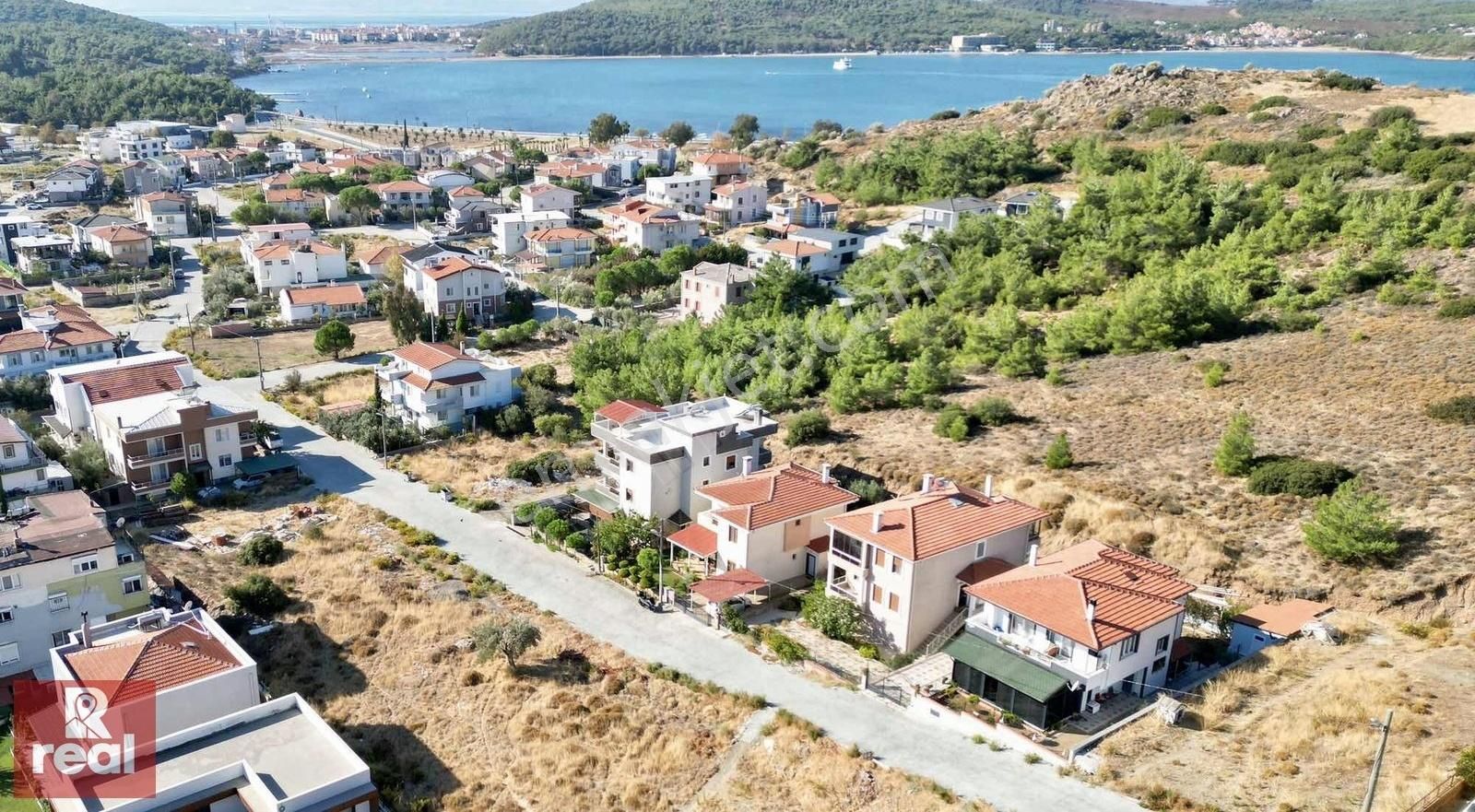 Ayvalık Küçükköy Satılık Villa Küçükköyde 400 M2 Arsa İçerisinde 200 M2 Müstakil Villa