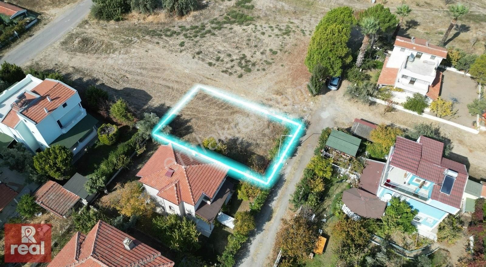 Ayvalık Altınova Satılık Villa İmarlı Ayvalık Altınova'da 280 M2 Satılık Villa İmarlı Arsa