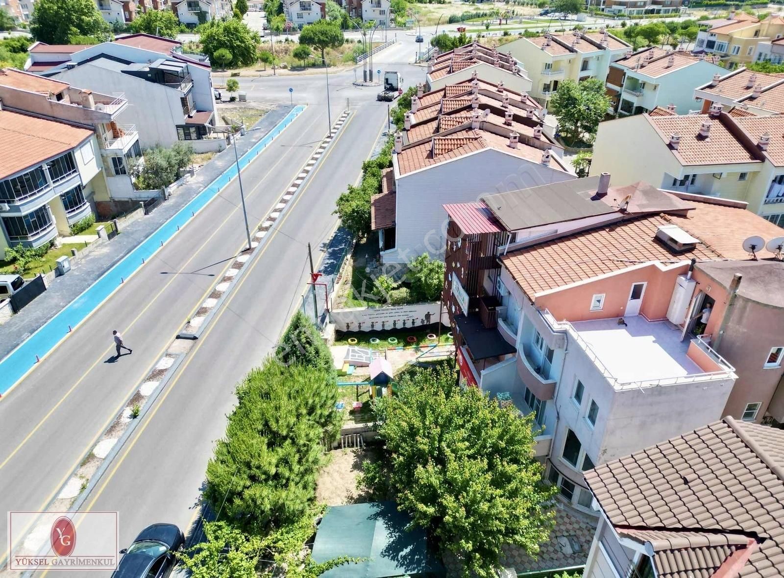 Balıkesir Edremit Satılık Villa Yükselden Cennetayağında Cadde Üzerinde 5+2 Geniş Bahçeli Villa!