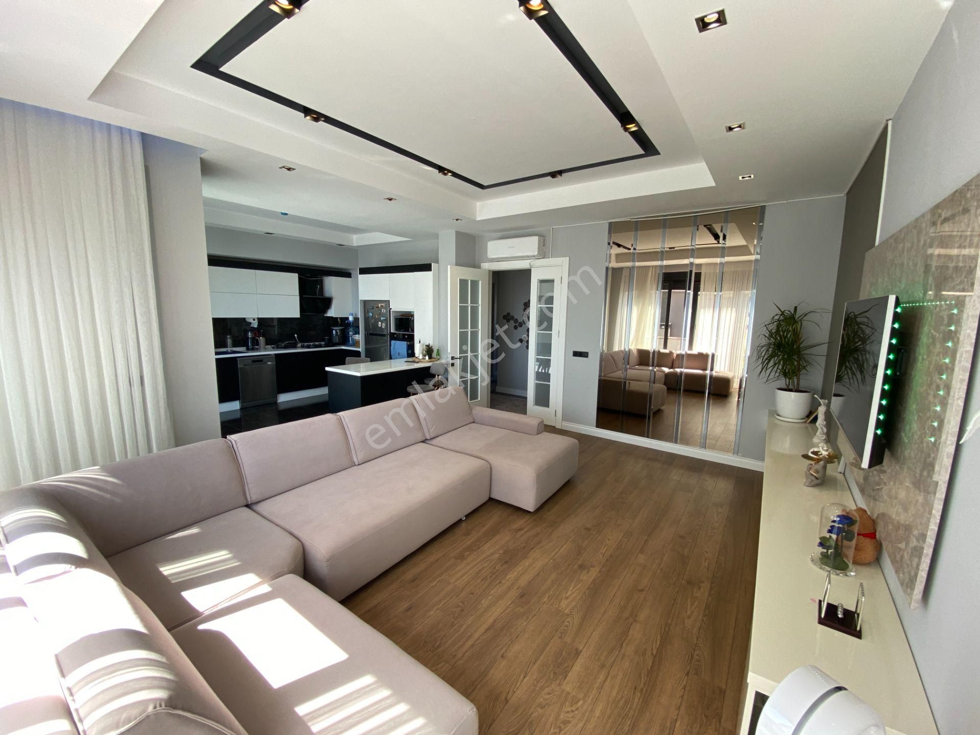 Antalya 'nın En Prestijli Sitesinde Full Manzaralı Arakat 3+1 - Görsel 5