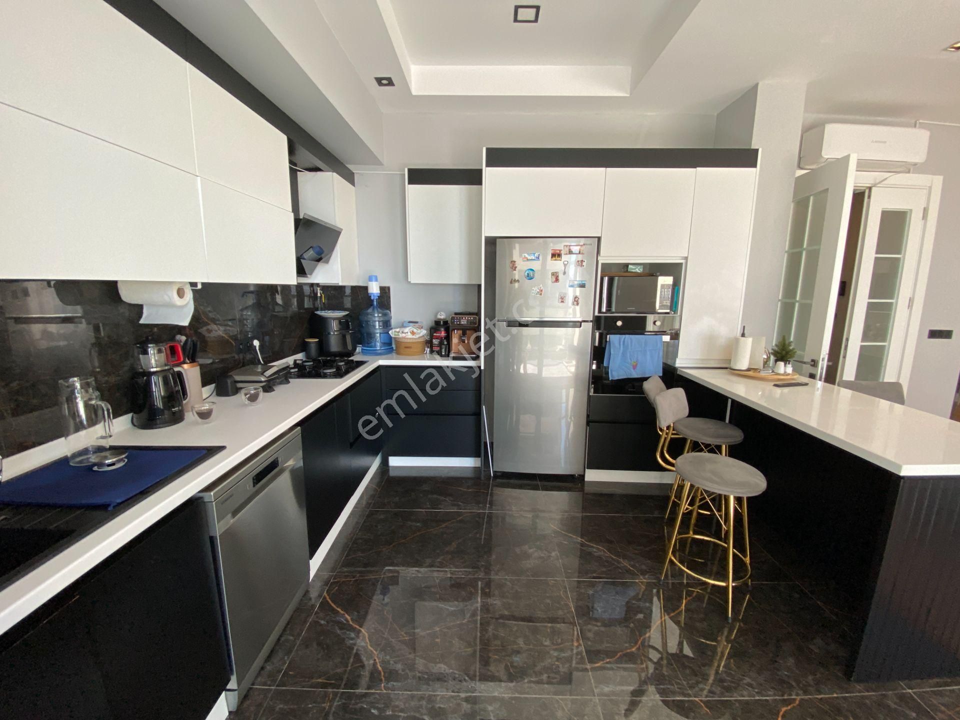 Antalya 'nın En Prestijli Sitesinde Full Manzaralı Arakat 3+1 - Görsel 8