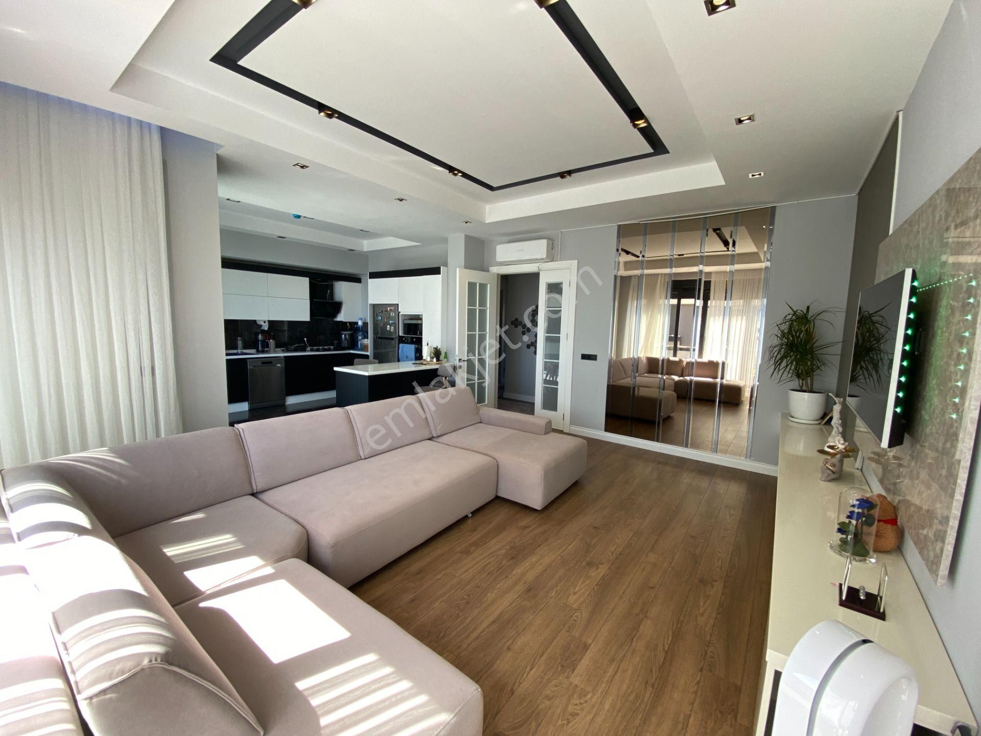 Antalya 'nın En Prestijli Sitesinde Full Manzaralı Arakat 3+1 - Görsel 4