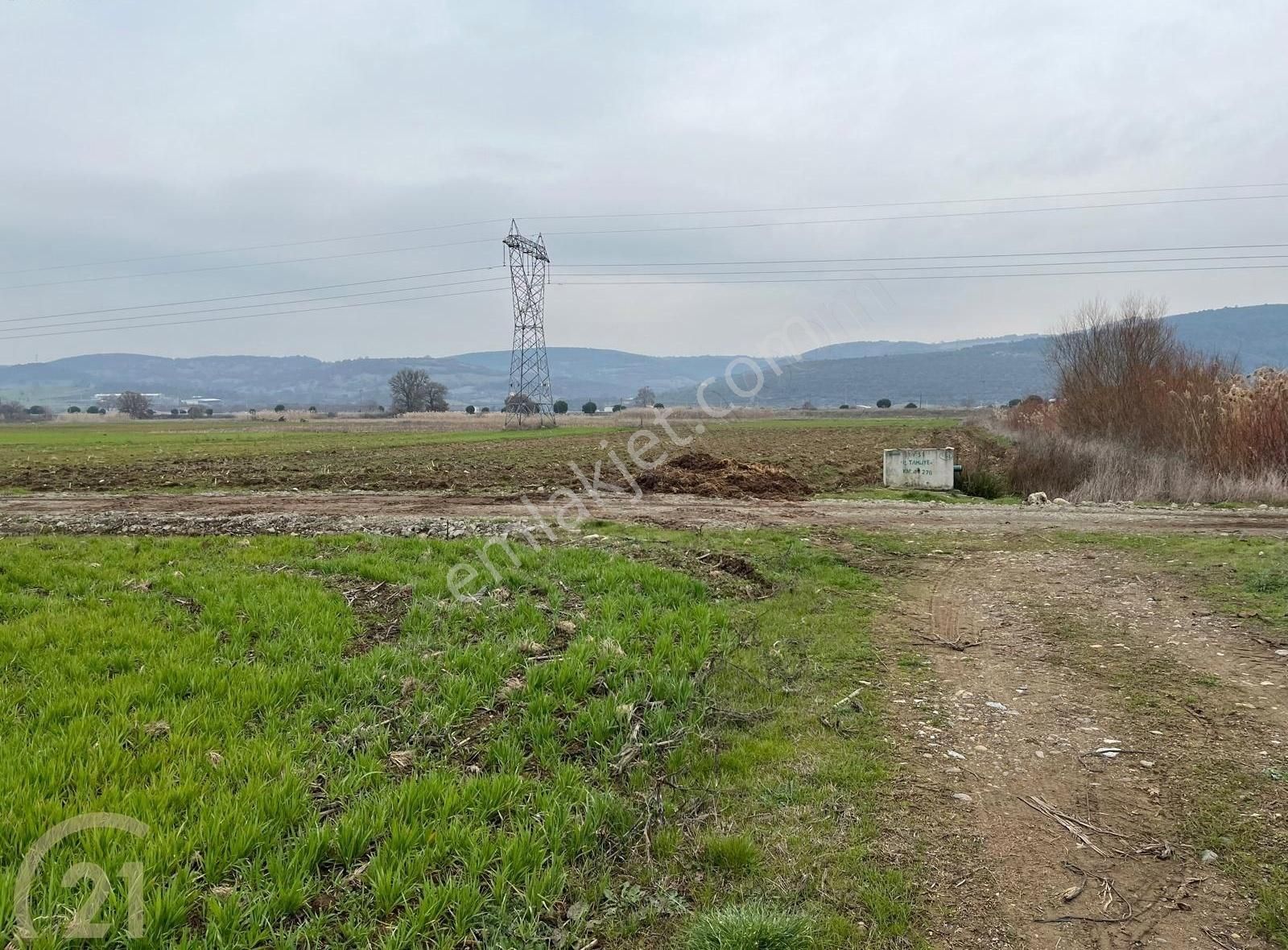 İvrindi Gökçeyazı Satılık Tarla C21 Loca'dan Gökçeyazı Ortamahalle De 2811m2 Köşe Parsel